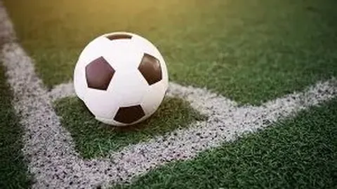 李沁庆功宴疑恋情曝光，肖战粉丝力证“无实据”